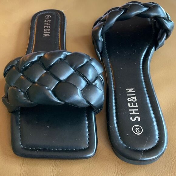 Black Puffy Braided Square Toe slides, 9
Totally on trend! - Picture 7 of 7